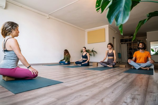 Les avantages de consulter un praticien certifié en médecine douce pour votre bien-être